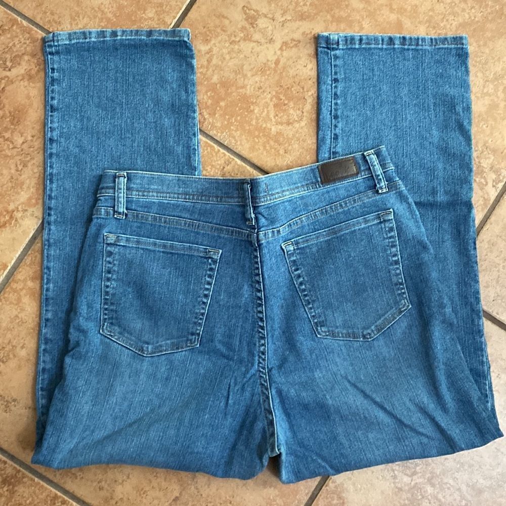 Lee Classic Fit   - Picture 3 of 4